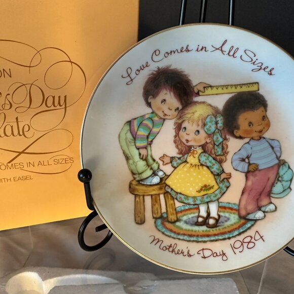 VINTAGE AVON MOTHER'S DAY PLATE – 1984 "LOVE COMES IN ALL SIZES" Collectible - Picture 3 of 7